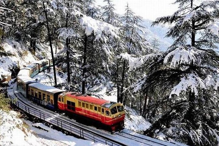 Chandigarh – Shimla 3 - 4 Hrs (115 km)